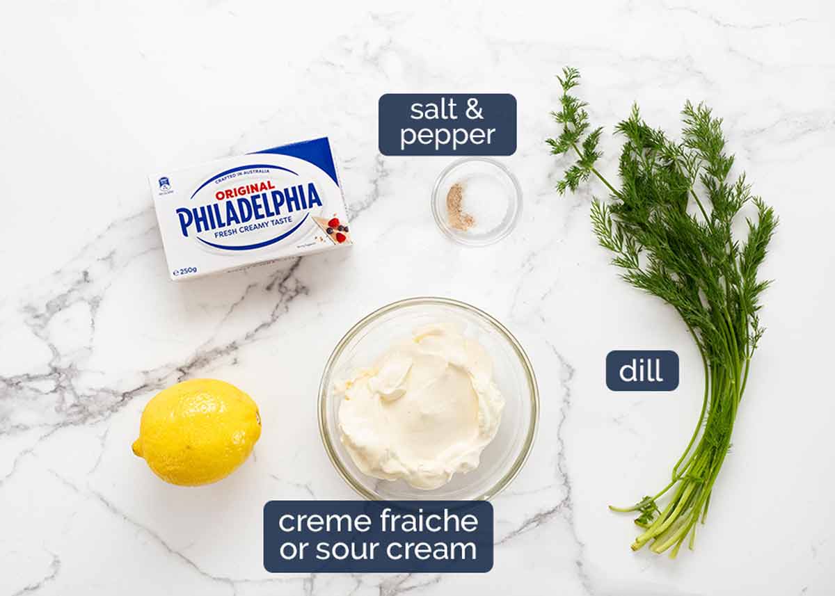 Salsa de crema fresca de eneldo para blinis