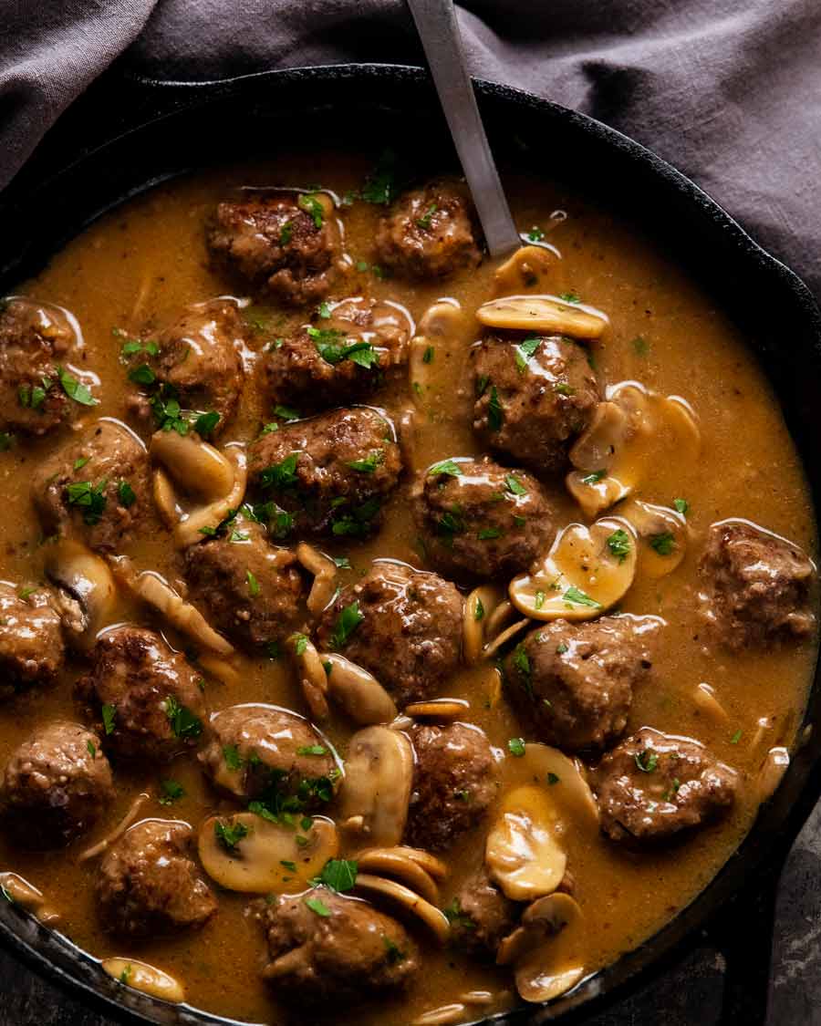 Albóndigas de bistec Salisbury recién hechas