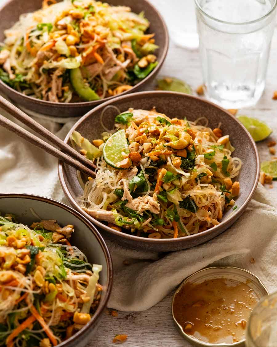 Tazones de ensalada de fideos de vidrio listos para comer