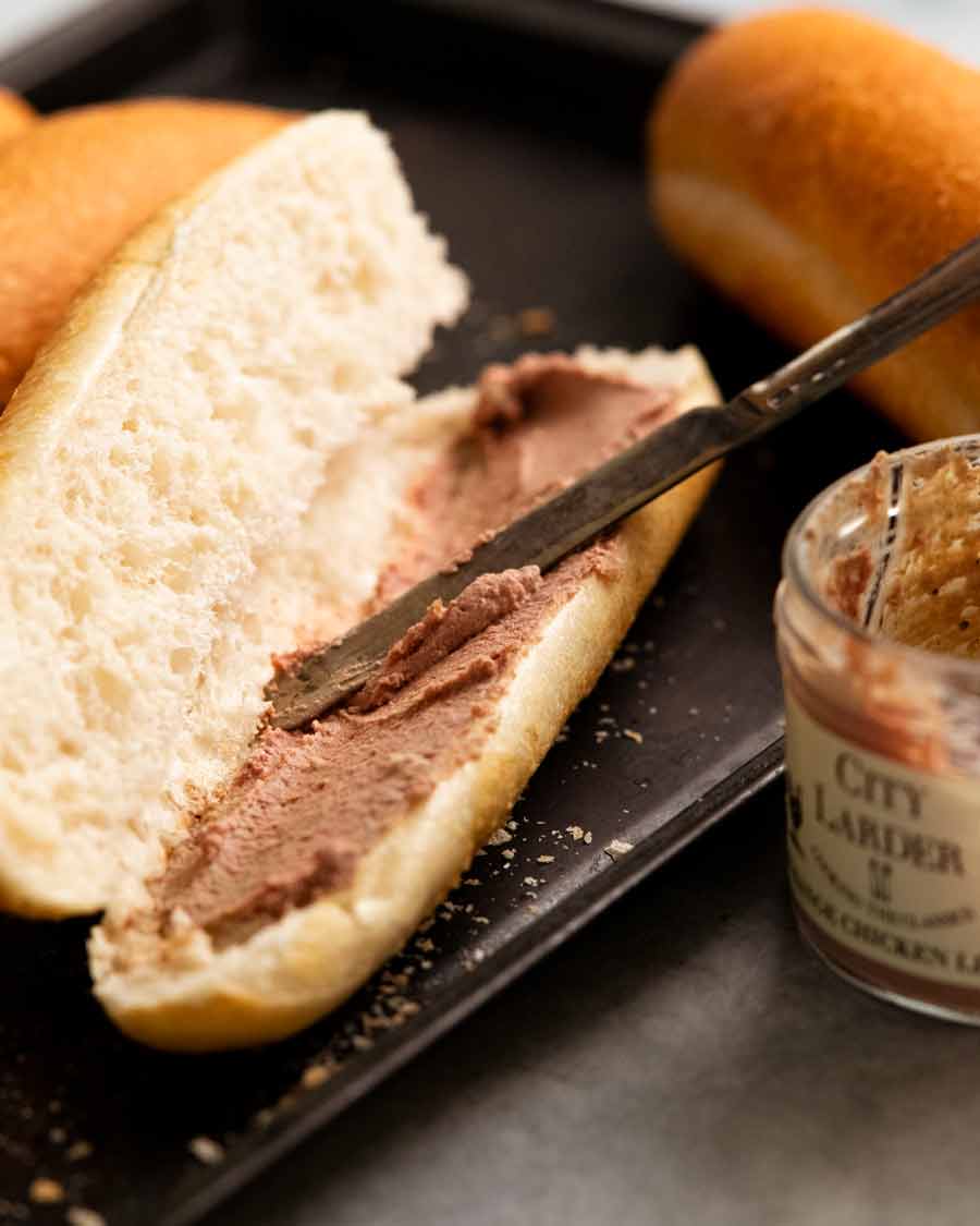 Rollo de pan de corteza para pollo banh mi