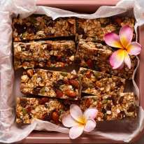 Fotografía aérea de barras de muesli (barras de granola)