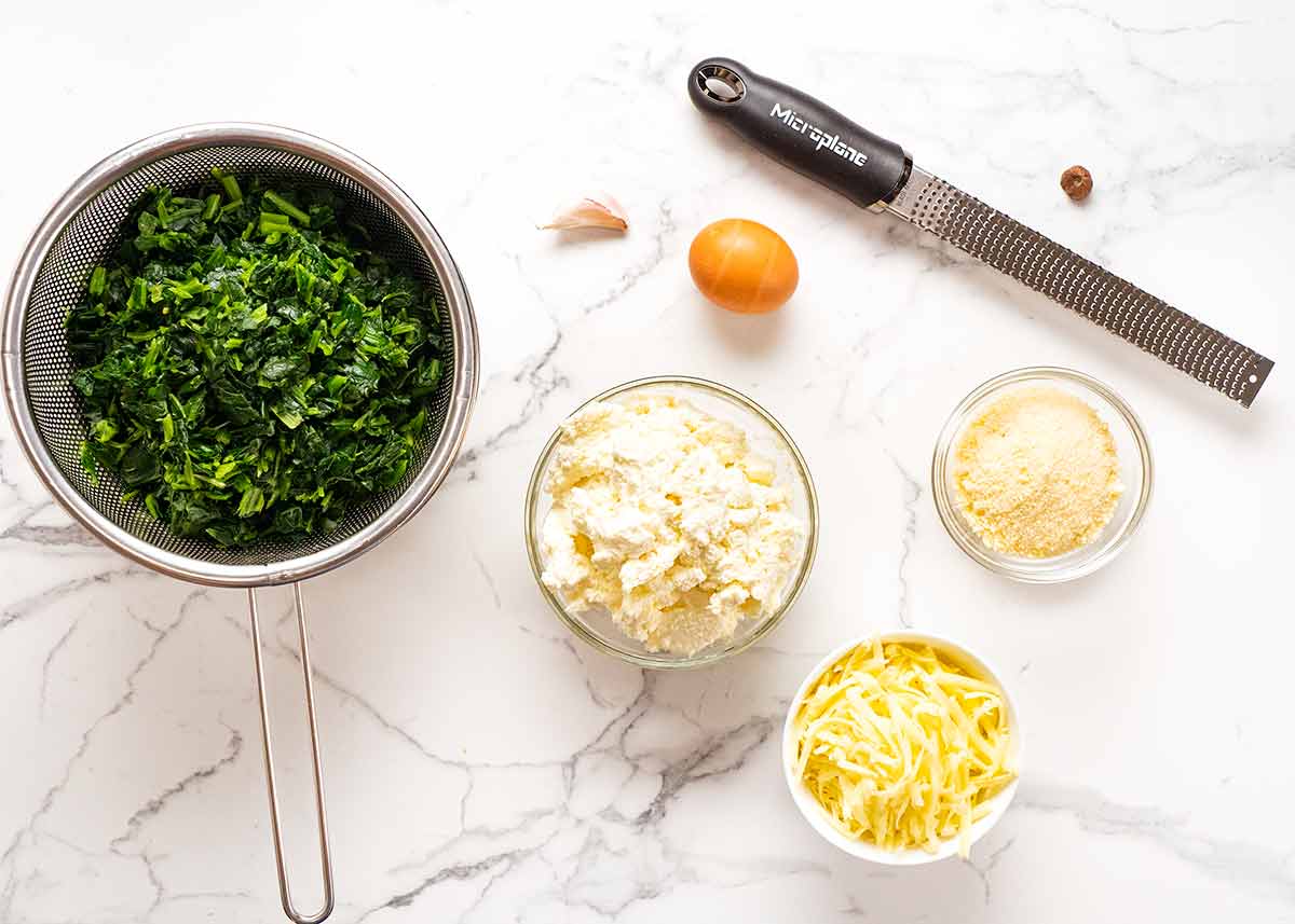 Ingredientes de Conchas Rellenas de Ricota y Espinacas
