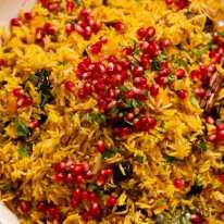 Cerrar foto de pilaf de arroz enjoyado