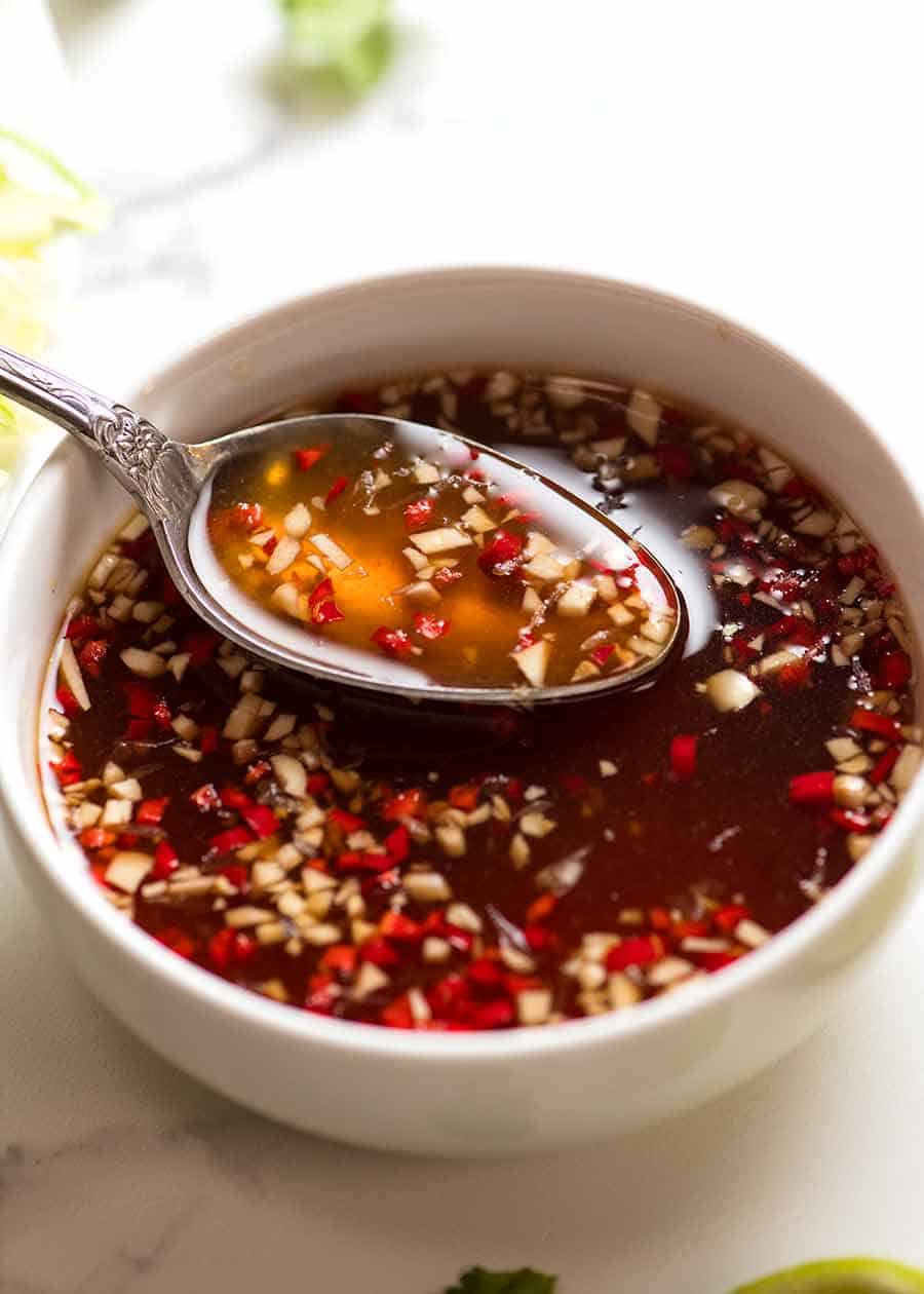 Cerca de Nuoc Cham - Salsa de ajo con chile vietnamita