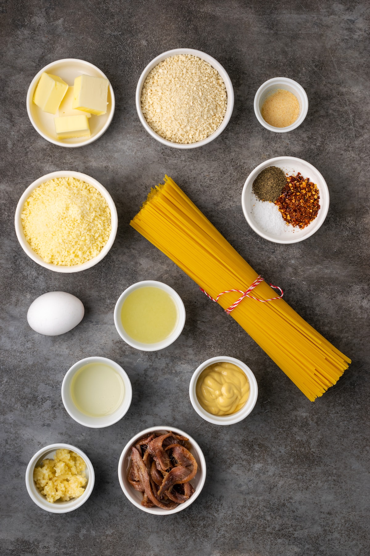 Los ingredientes para la pasta César.