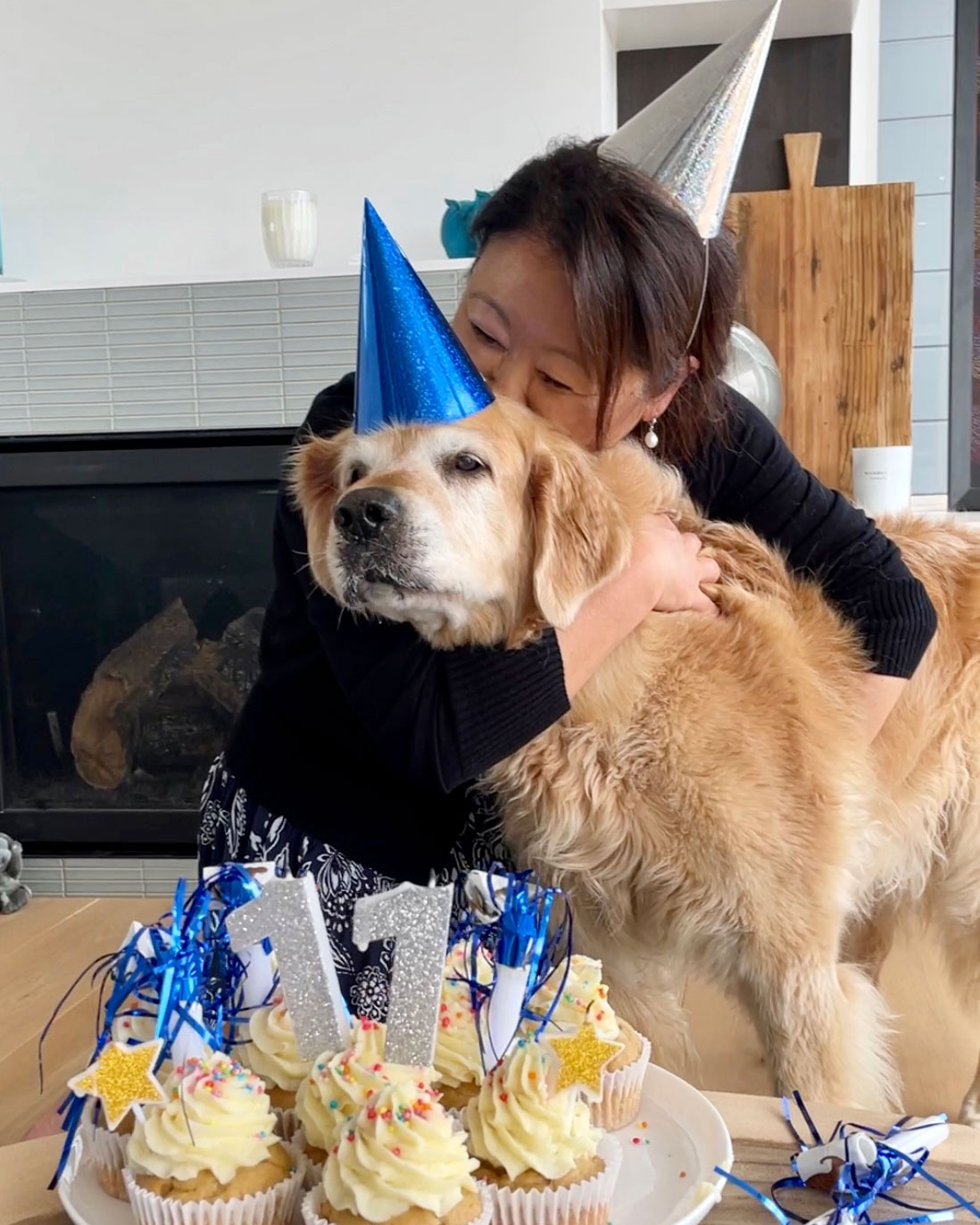 Nagi abrazando a Dozer 11 cumpleaños