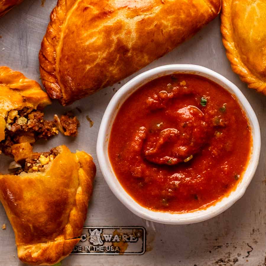 Salsa de empanadas con empanadas