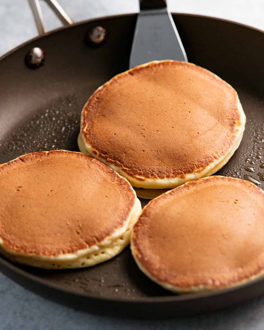 Tortitas de ricotta recién cocinadas