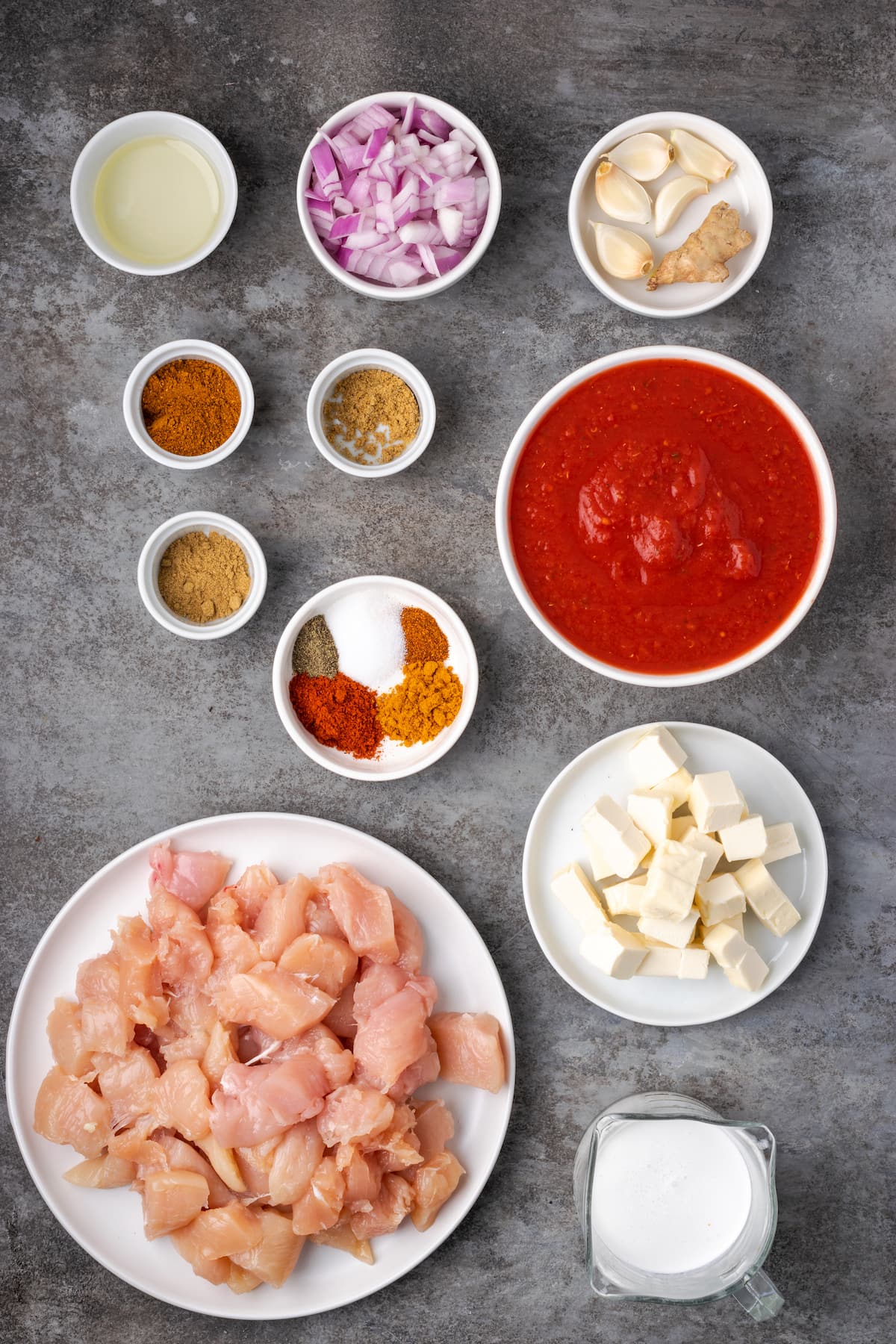 Los ingredientes para el pollo con mantequilla Instant Pot.