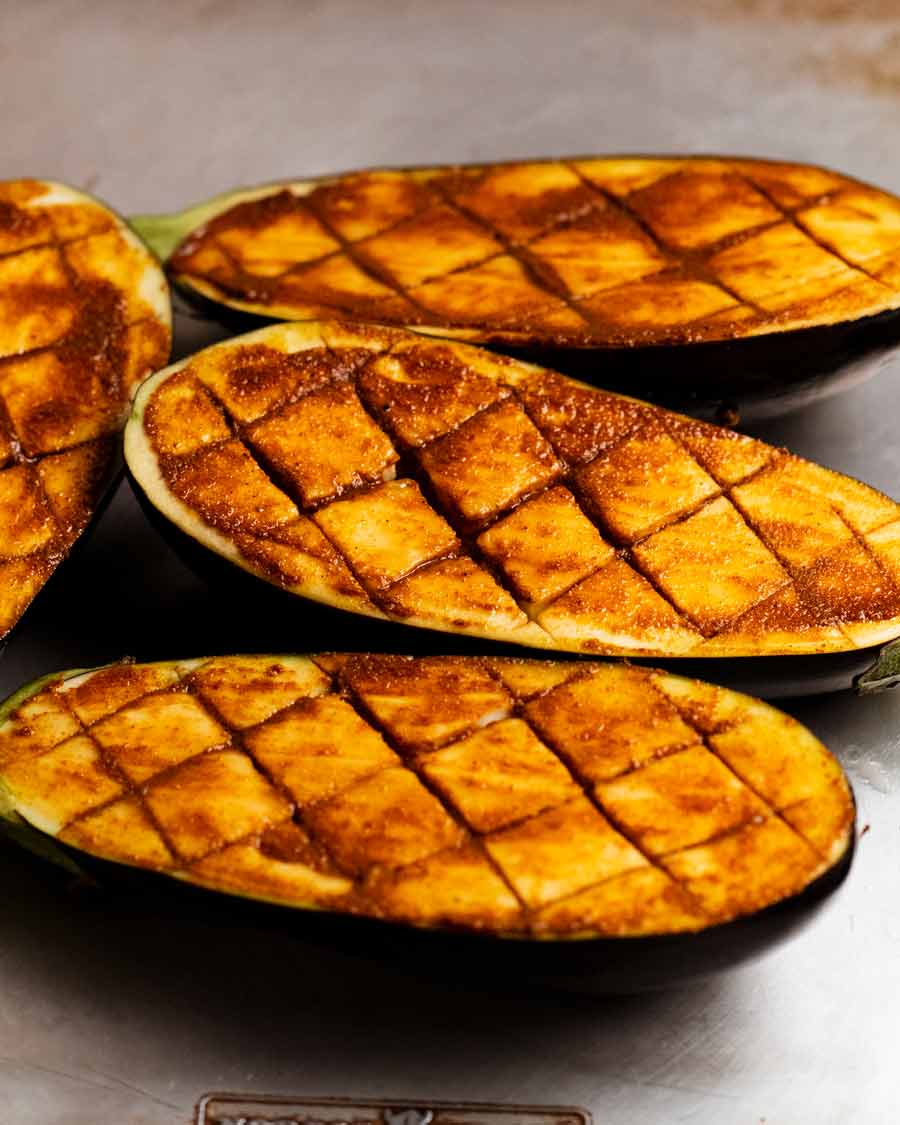 Hacer berenjenas rellenas marroquíes - ternera o cordero especiado