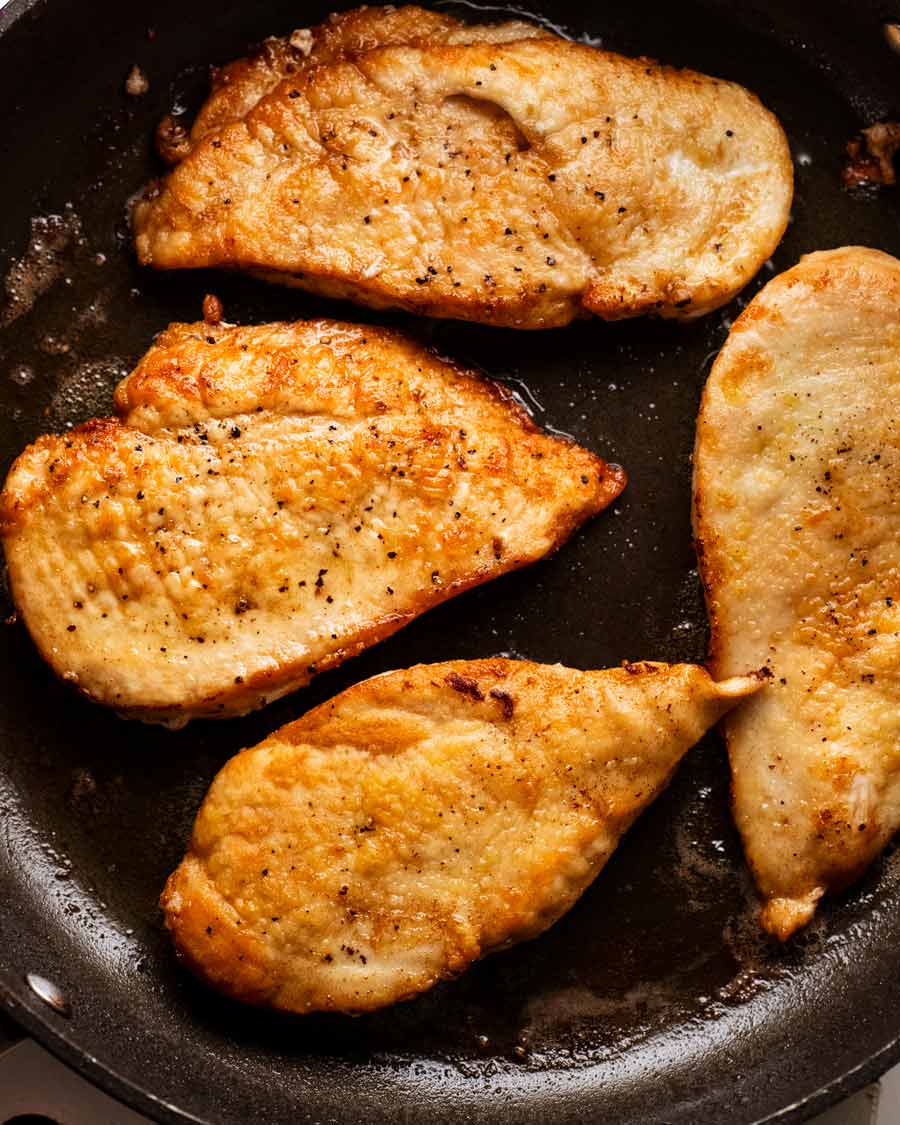 Pollo dorado a la plancha para Chicken Marsala