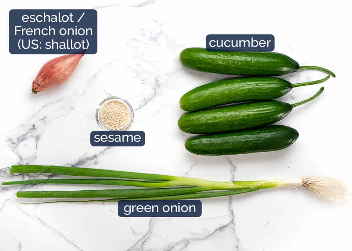 Ingredientes en ensalada picante de pepino