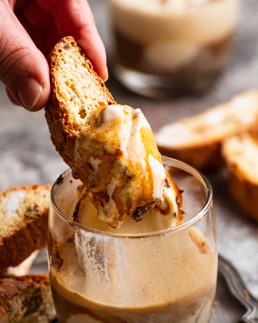 Mojando biscotti en Affogato