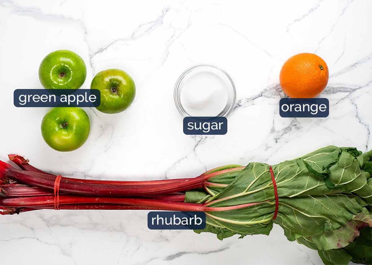 Ingredientes del crumble de manzana y ruibarbo