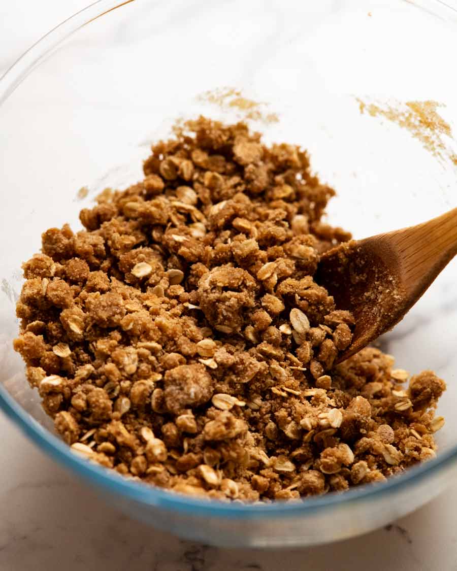 Cobertura de crumble para crumble de ruibarbo con manzana