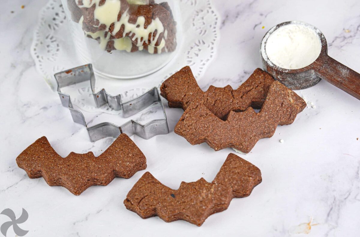 Galletas danesas de chocolate con forma de murciélagos