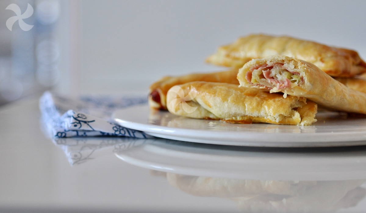 Rollitos con jamón, puerro y queso