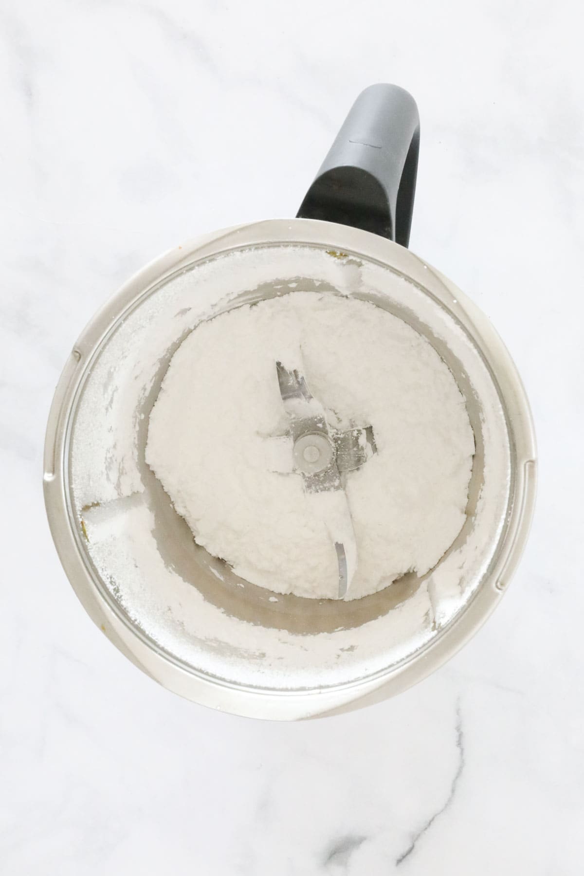 Icing sugar in a Thermomix.