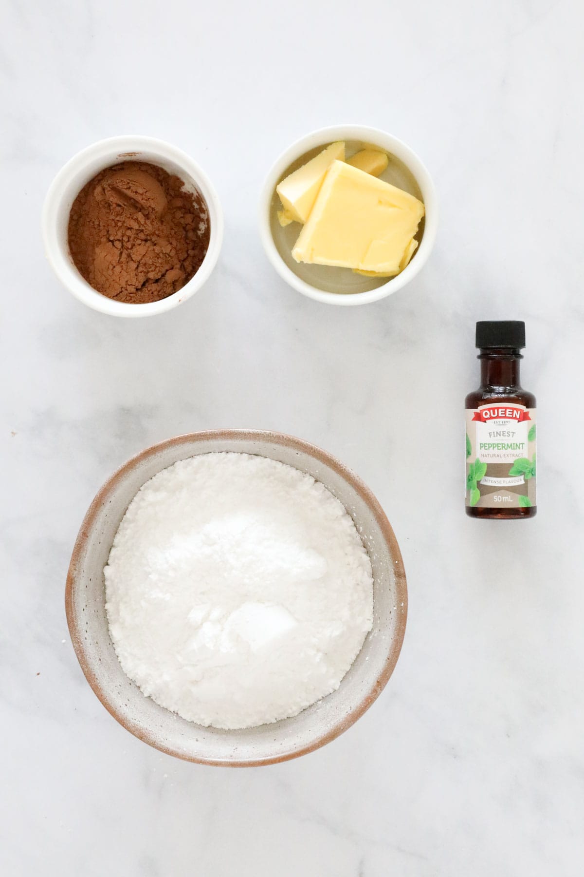 The ingredients for peppermint icing.