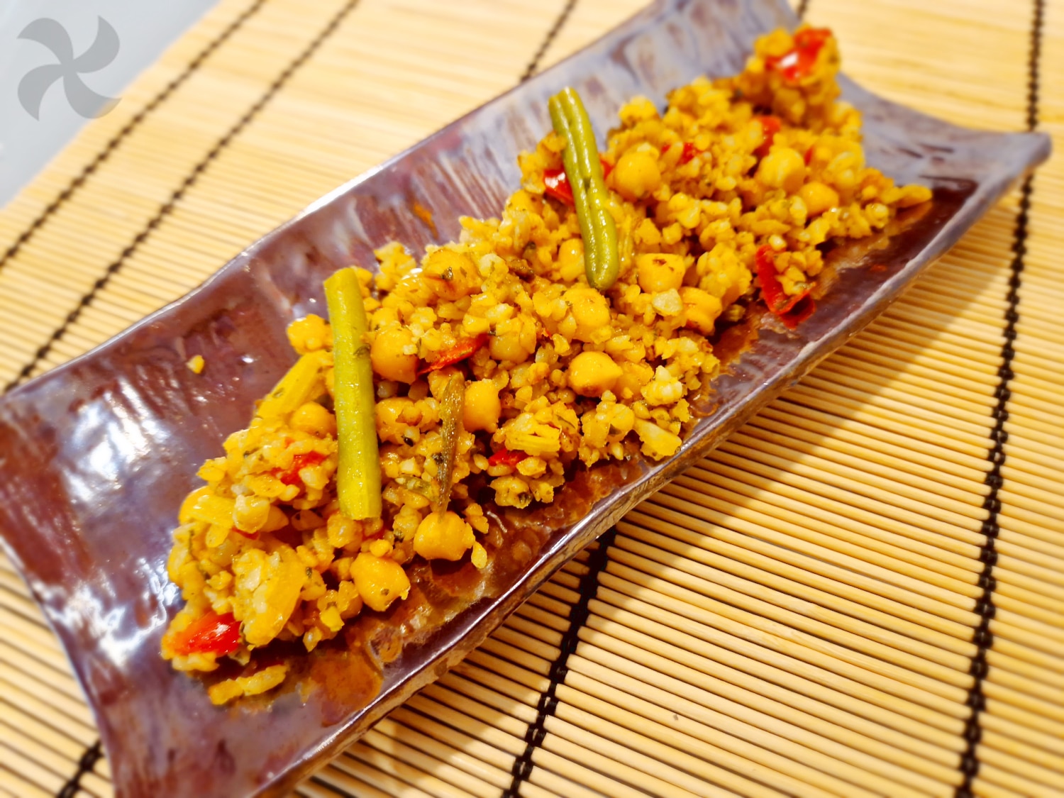 Bulgur salteado especiado con garbanzos y verduras