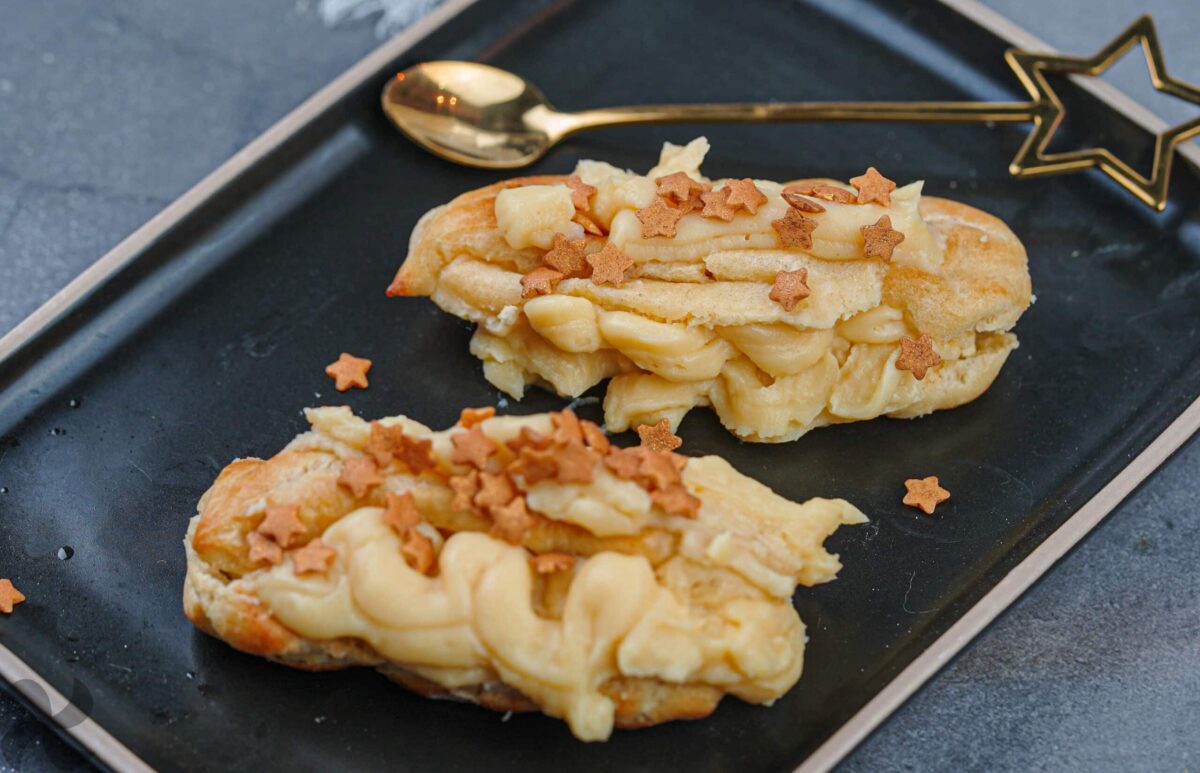 Eclairs rellenos de crema de queso
