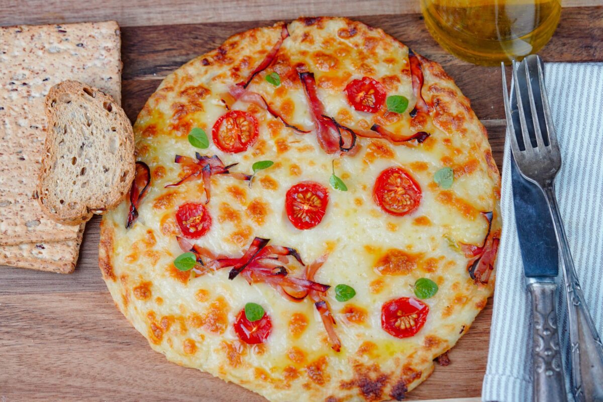 Pizza con base de coliflor y patata