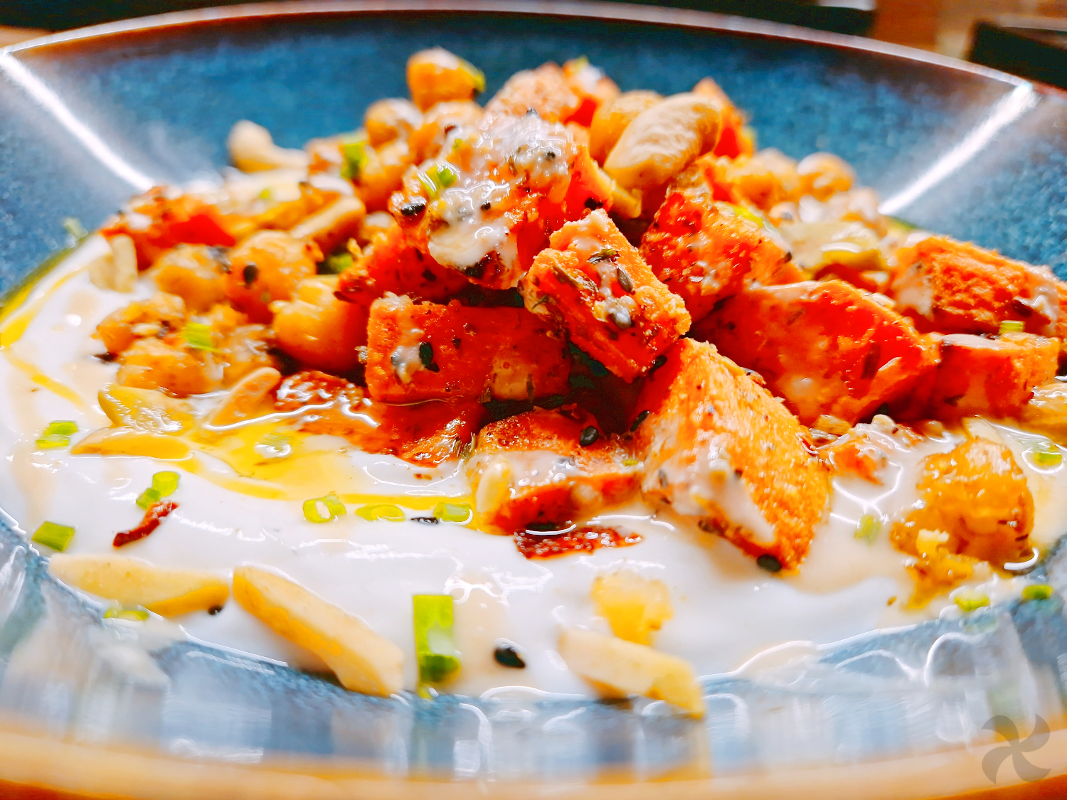 Dip de yogur griego con boniato y garbanzos