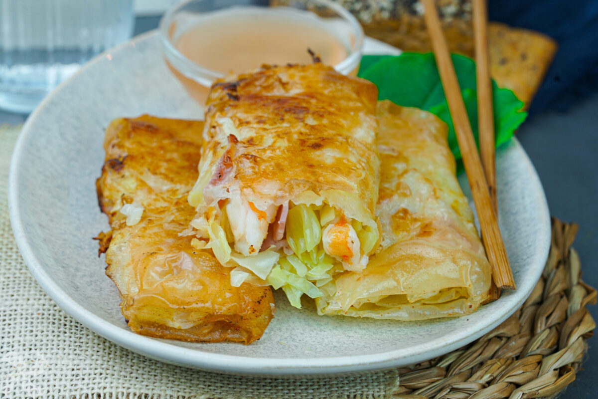 Rollitos de primavera con beicon y langostinos