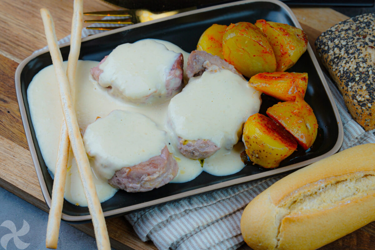 Solomillo de cerdo con salsa de camembert
