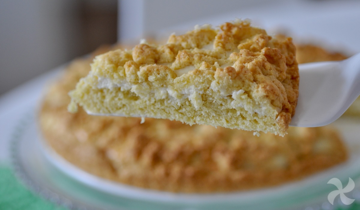 Bizcocho relleno de crema de quesos