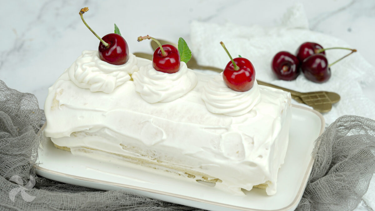 Brazo de gitano con nata y queso
