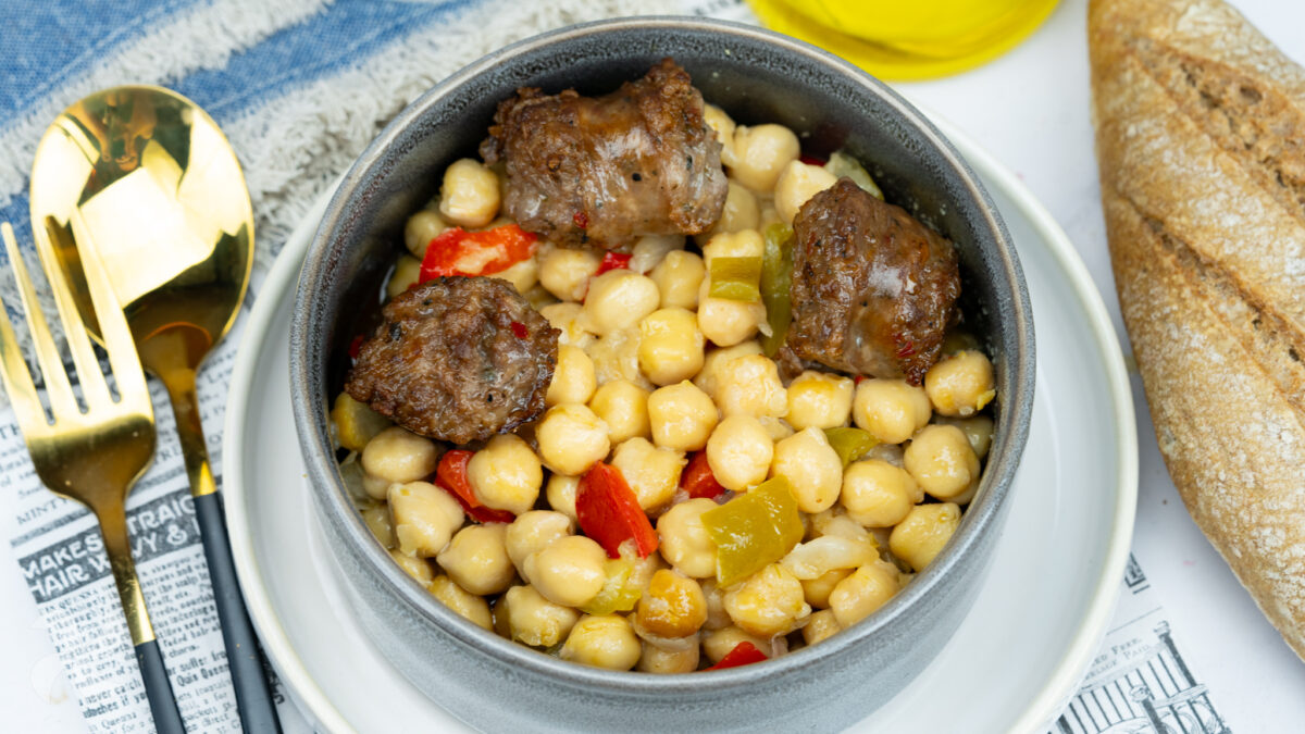 Salteado de garbanzos con longaniza