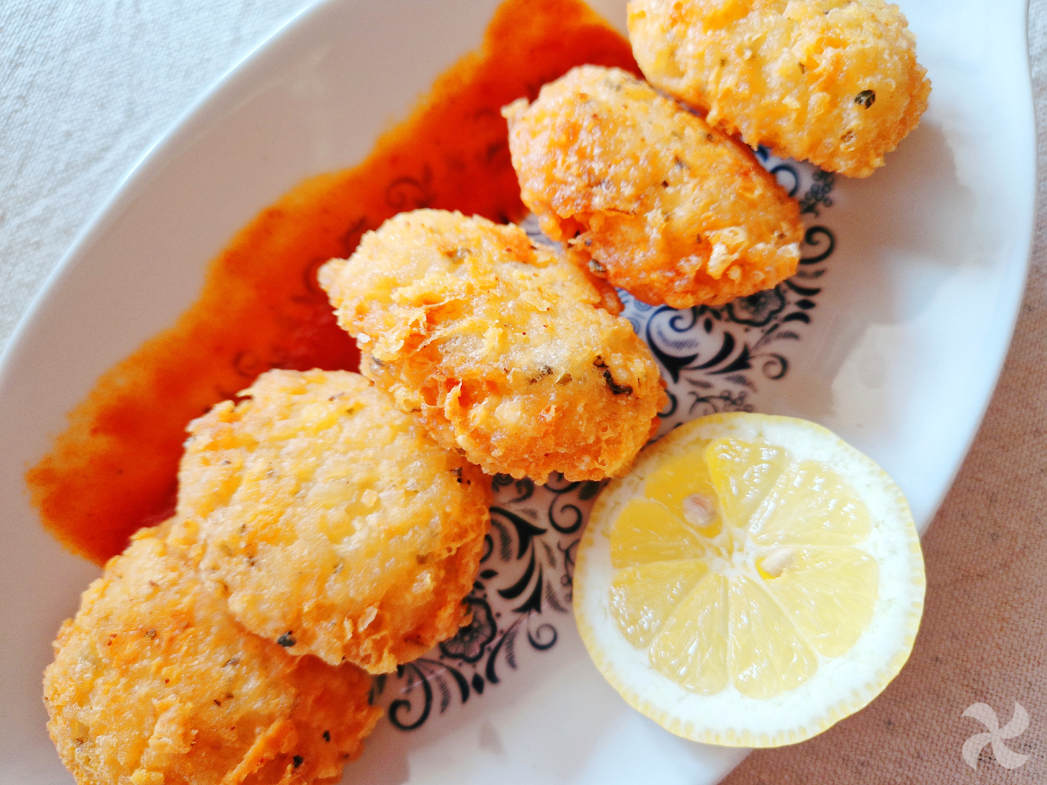 Tortitas melosas de arroz, queso y huevo
