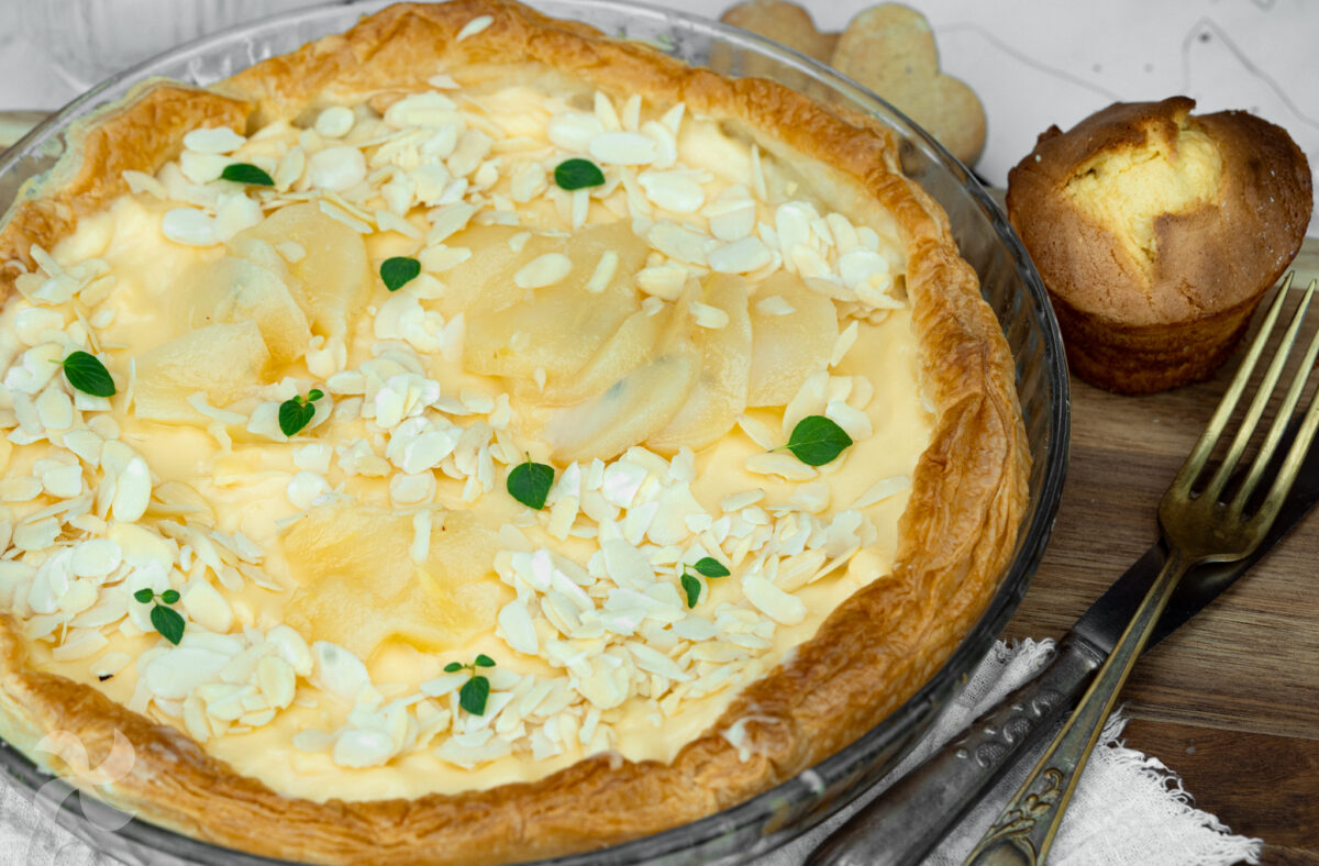 Tarta de hojaldre con peras