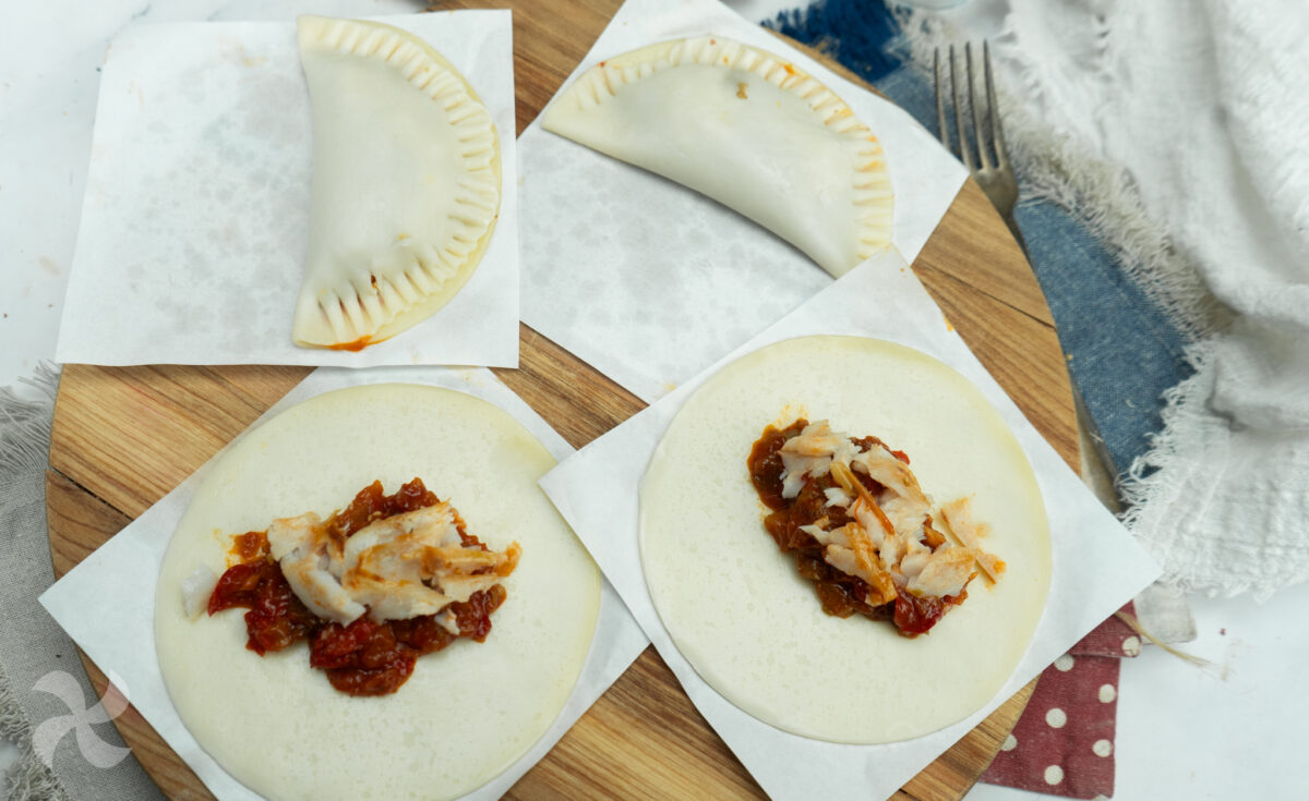 Empanadillas de pisto con merluza