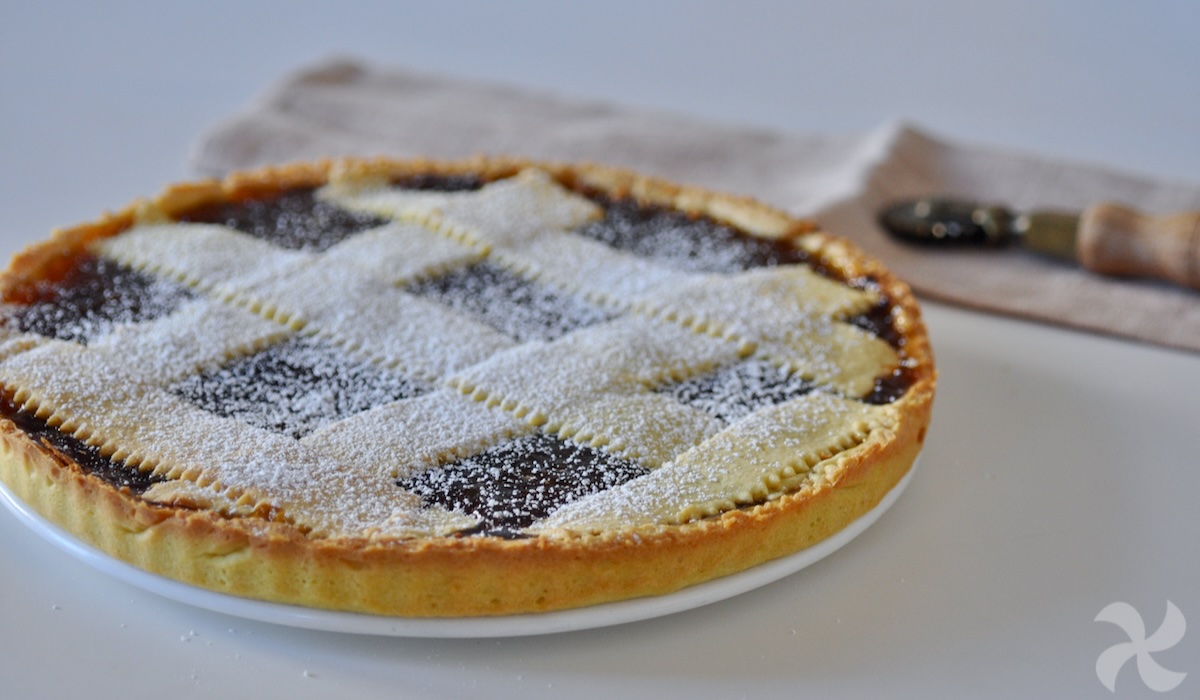Crostata con mermelada de ciruela y chocolate