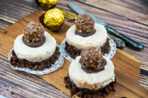 Mini pasteles de queso con bombones Ferrero