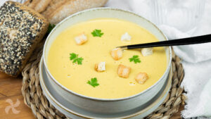 Crema de verduras con quesitos