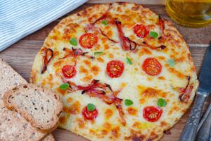 Pizza con base de coliflor y patata