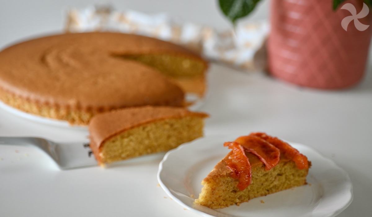 Bizcocho de avellanas con naranja