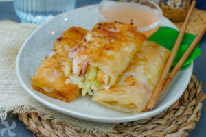 Rollitos de primavera con beicon y langostinos
