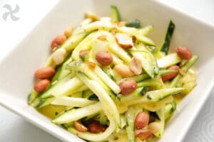 Ensalada de calabacín y mango con cacahuetes3