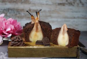 Bizcocho de chocolate con peras