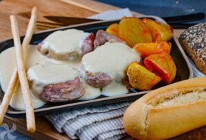 Solomillo de cerdo con salsa de camembert