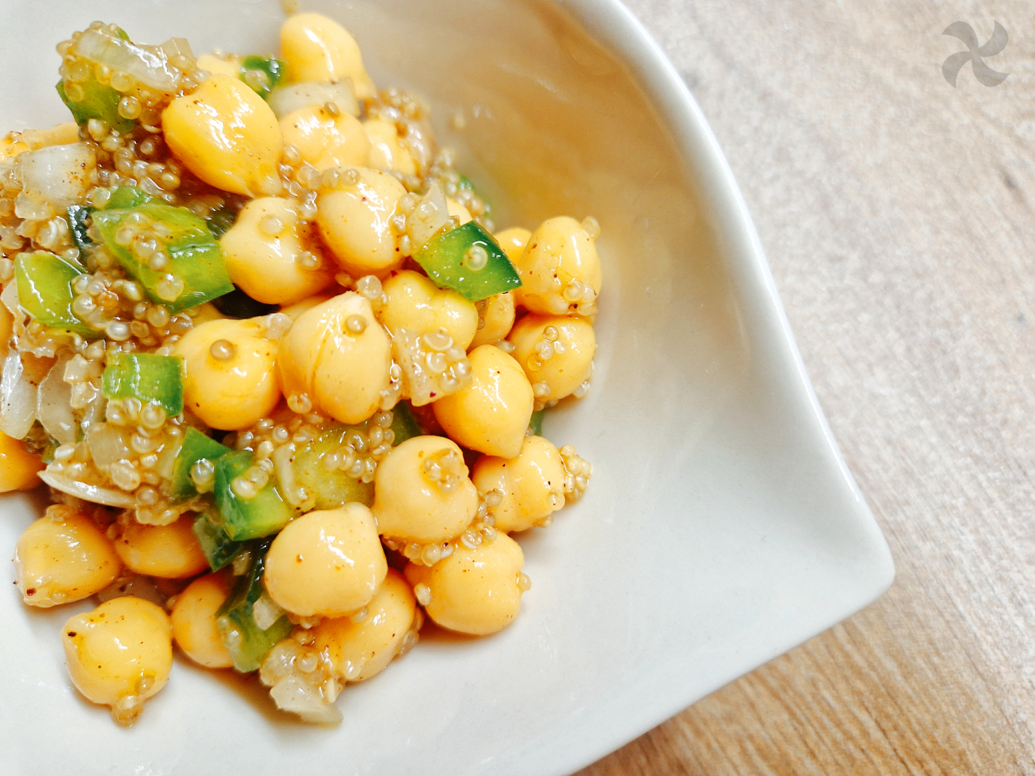 Ensalada de garbanzos y quinoa