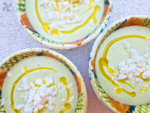 Gazpacho de pepino y queso feta