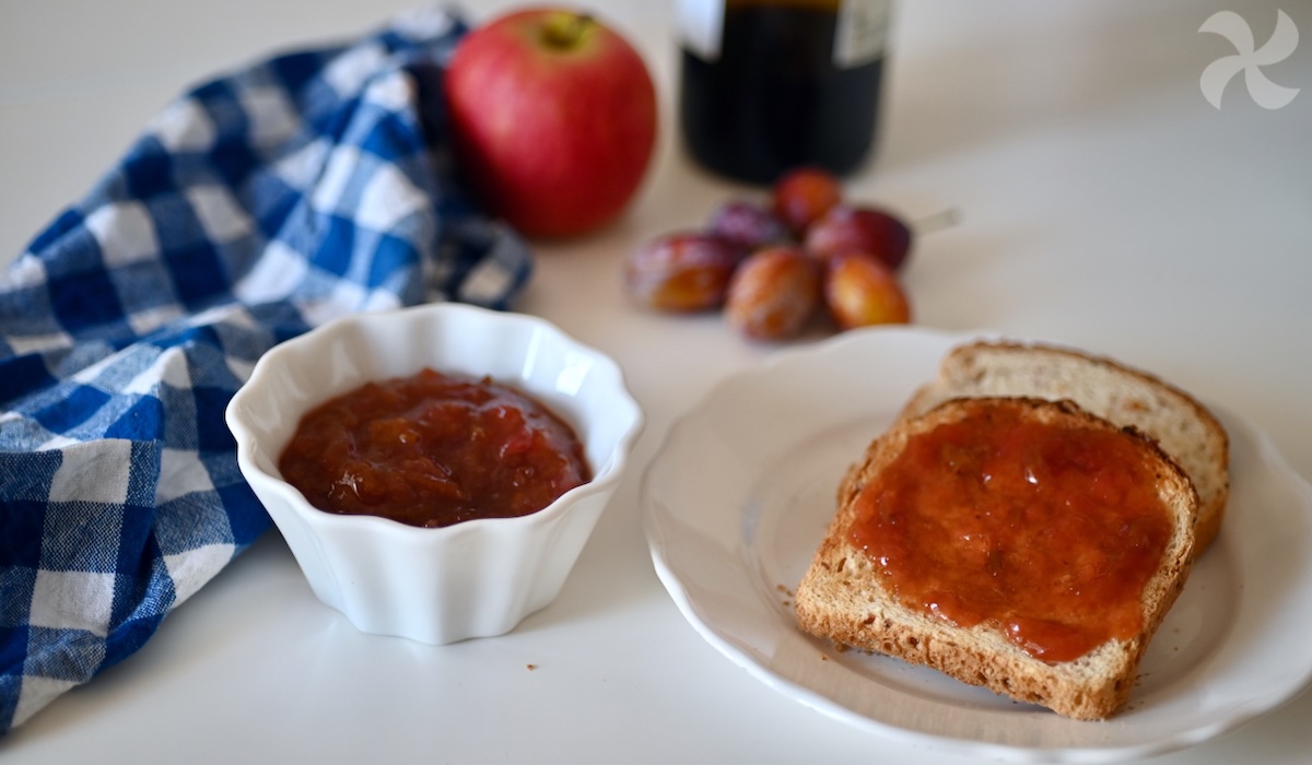 Confitura de manzana, ciruela y vino tinto