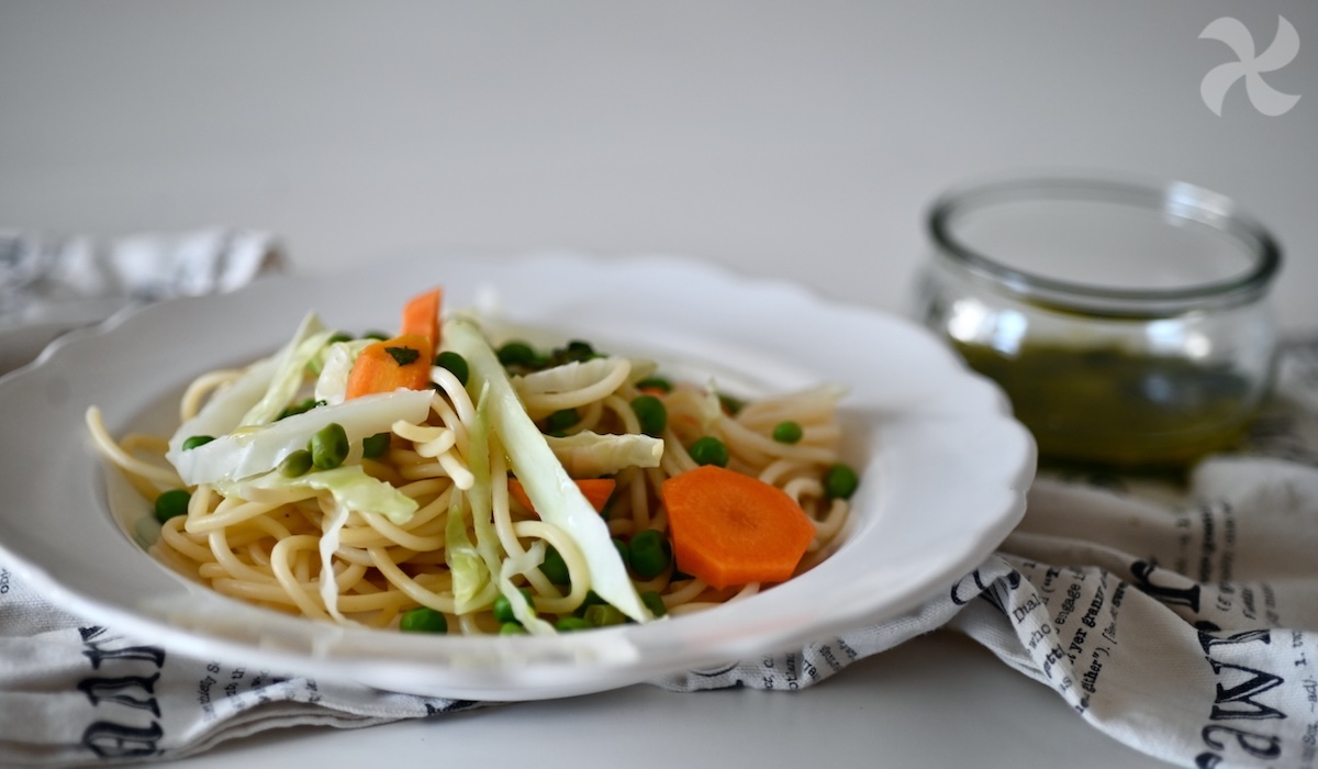 Espaguetis fríos con verduras