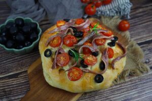 Focaccia de tomates y anchoas
