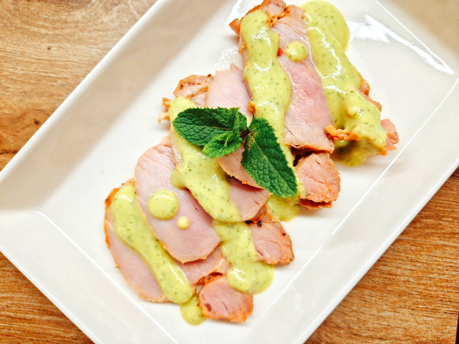 Solomillo con salsa de calabacín y menta
